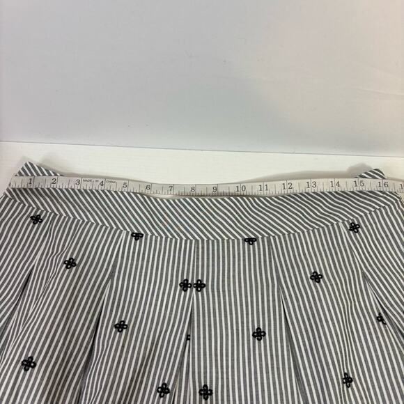NWT Talbots Black & White A-Line Skirt Pleated Scalloped Embellishments Size 12p - Picture 5 of 10